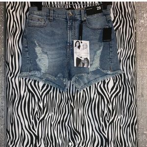 Kendall + Kylie “The Icon Shorts” Size 29